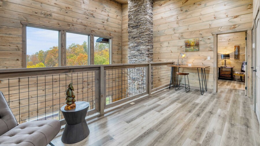 Rambling Ridge Lodge Endless Amenities & Fun Indoor Pool & Hot Tub, A+ Arcade Game Room
