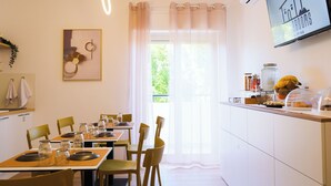 Free daily full breakfast - Pellarooms Quality B&B (Reggio Calabria)