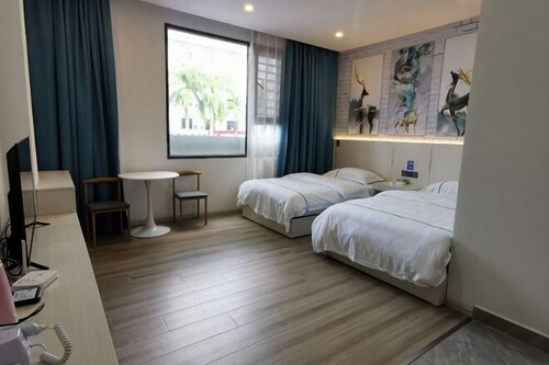 Ruili Chuan Hot Spring Hotel