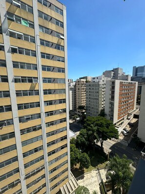 Exterior - OSCAR FREIRE, LARGE, BRIGHT, COMPLETE APARTMENT, SUBWAY NEXT DOOR. (Pinheiros São Paulo)