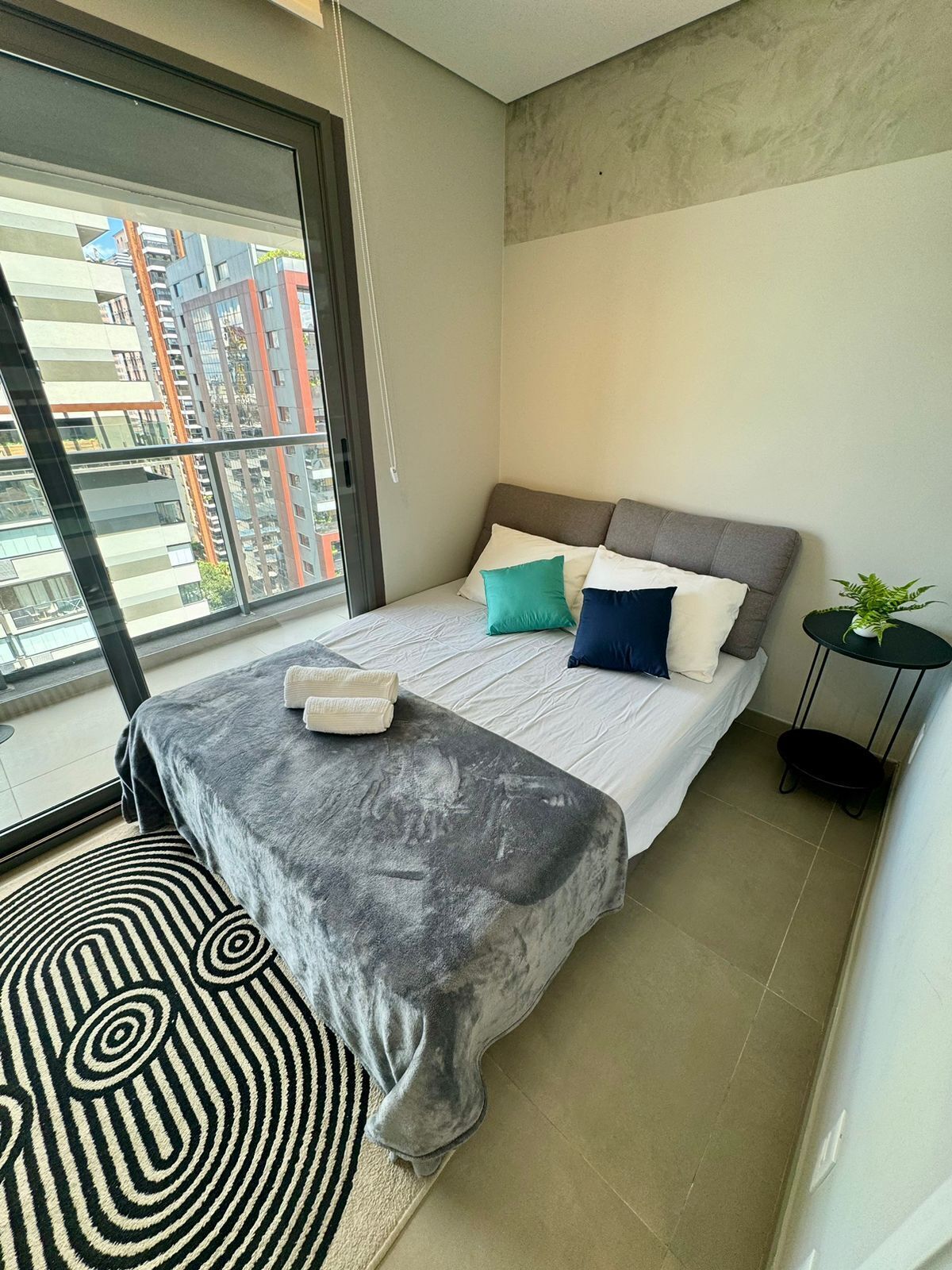 2 quartos, ferros/tábuas de passar roupa, Wi-Fi, roupa de cama