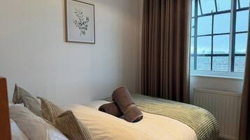 2 chambres, fer et planche à repasser, Wi-Fi gratuit, draps fournis