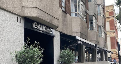 Luxury 2 bed | Chelsea | Skyline