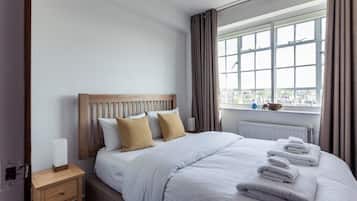 2 bedrooms, iron/ironing board, Internet, bed sheets