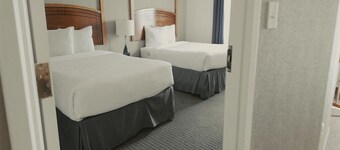 Hotel suite with AC, WiFi, fitness room in welcoming Wilkes-Barre