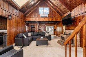 Televisión, chimenea