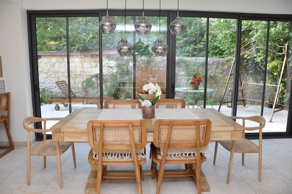 38-inch TV with satellite channels, Netflix, streaming services