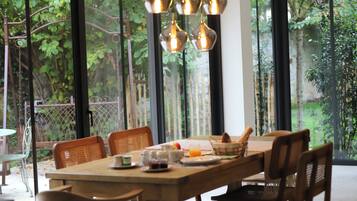 Desayuno completo incluido todos los días