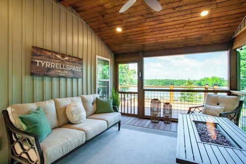 TyrrellsPass Lake Home Lenoir City (Fort Loudon)