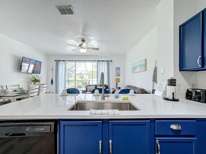 Fridge, microwave, oven, stovetop - Windsor Hills Cozy Home with Private Pool, By Disney (Kissimmee)