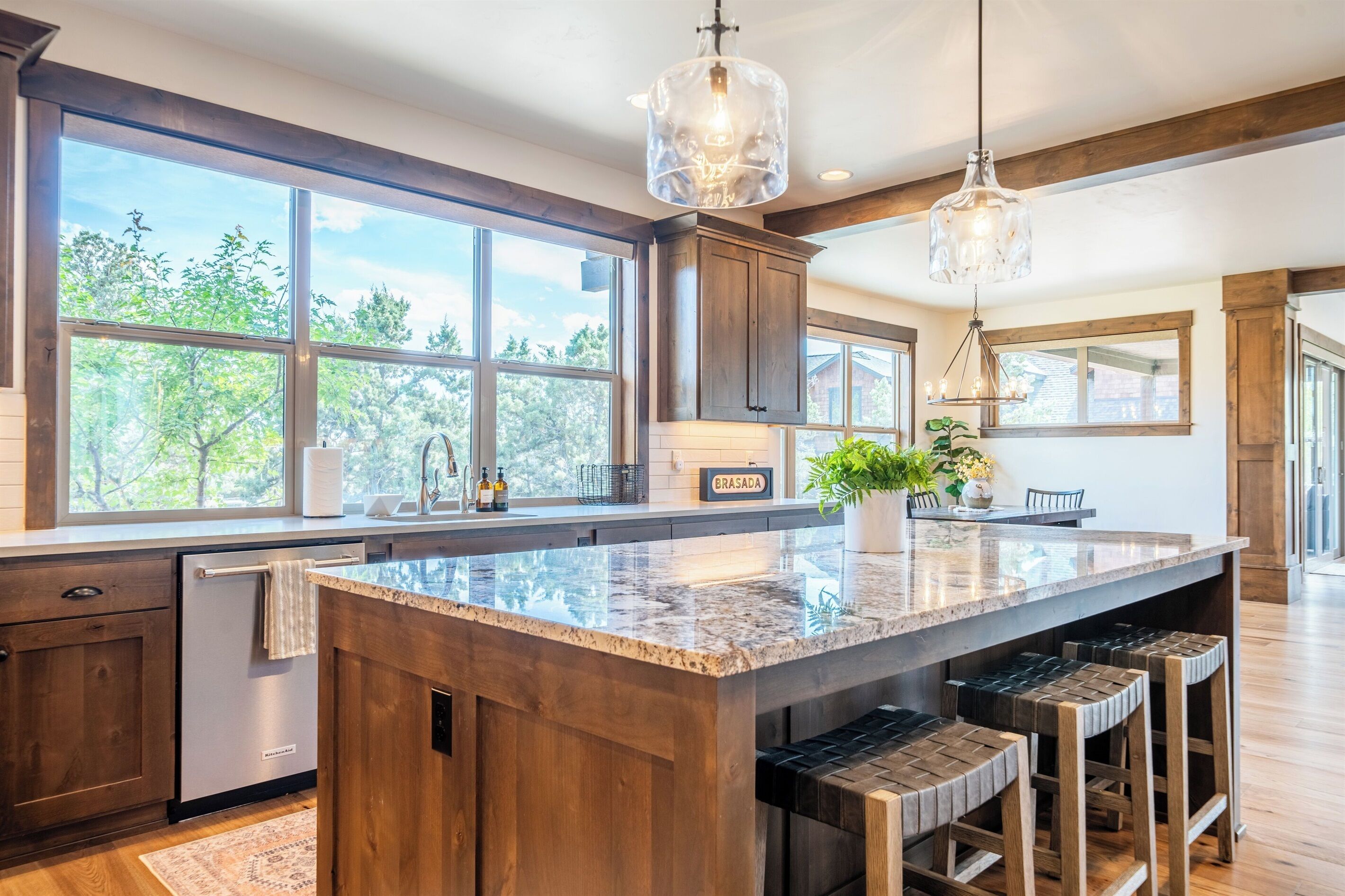 ثلاجة، ميكروويف، فرن، موقد طهي مسطح