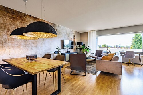 Modern apartment with balcony & 2 parking spaces
