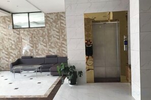 Gambar tidak terklasifikasi, 4 dari 13, tombol