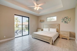 5 bedrooms, desk, iron/ironing board, travel cot - Brand New 5 Bedroom Heated Pool Home with 6 Beds (Cape Coral)