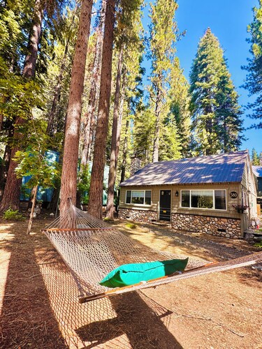 3-Bedroom Tahoe Retreat, Steps to the Lake, Private Pier, Minutes to Ski Resorts