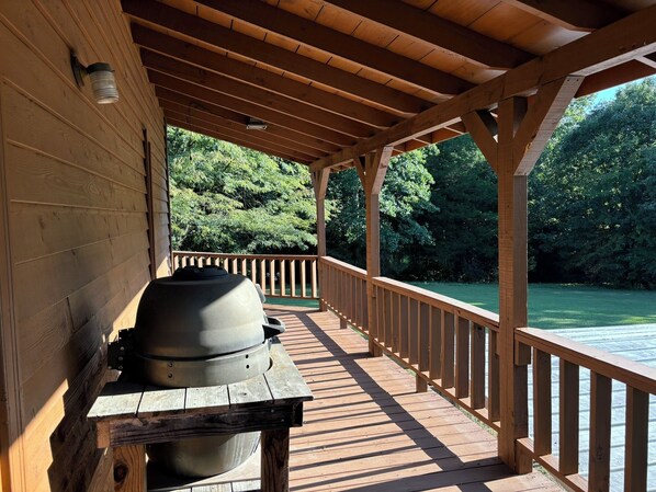 Terrace/patio - Cozy 2-bedroom Cabin in Gamaliel (Gamaliel)