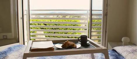 3 Schlafzimmer, Schreibtisch, Bügeleisen/Bügelbrett, Reisekinderbett