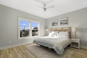 4 chambres, bureau, fer et planche à repasser, accès au Wi-Fi (inclus)