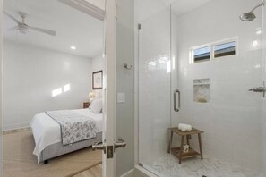 4 bedrooms, desk, iron/ironing board, WiFi