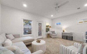 Unclassified image, 3 of 43, button