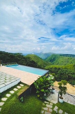 Outdoor pool - TRIP MOUNT (Peermade)