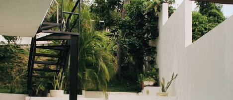 Appartement familial, vue sur la piscine | Terrasse/patio