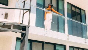 Comfort Apartment, Balcony, Pool View | Free WiFi, bed sheets