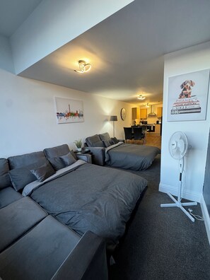 3 bedrooms, iron/ironing board, WiFi, bed sheets