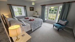 3 bedrooms, iron/ironing board, WiFi, bed sheets - Glebe Barn -  a cottage that sleeps 5 guests  in 3 bedrooms (Ruan Lanihorne)