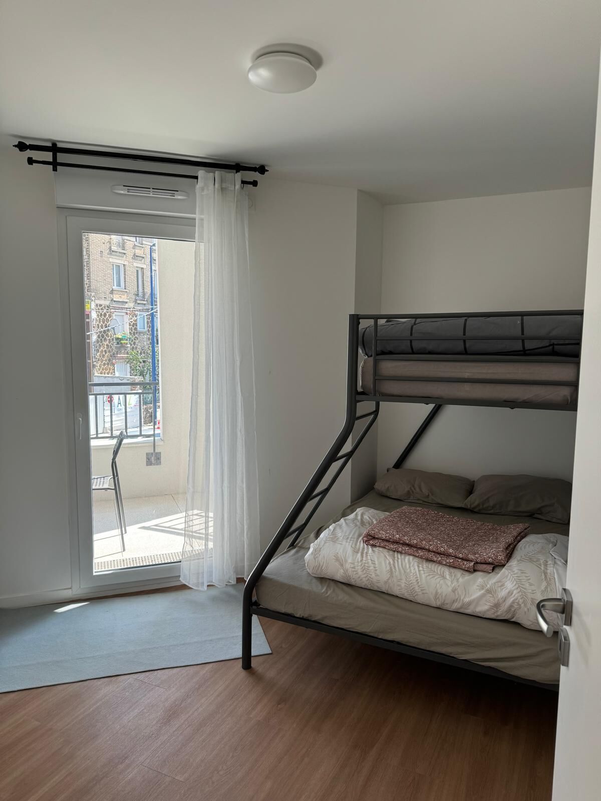 2 slaapkamers, een strijkplank/strijkijzer, wifi, beddengoed