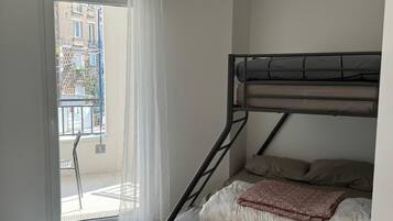 2 slaapkamers, een strijkplank/strijkijzer, wifi, beddengoed