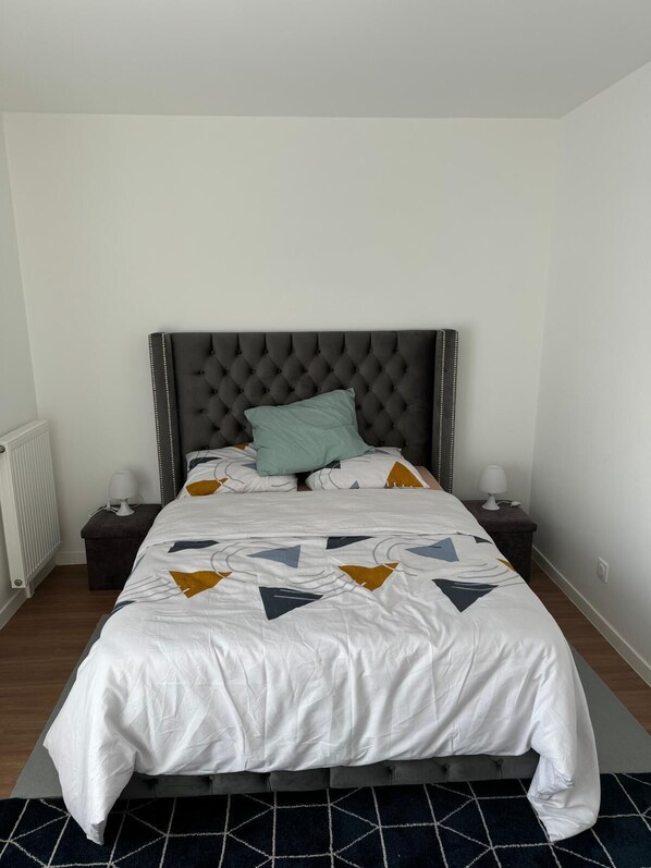 2 chambres, fer et planche Ă repasser, Wi-Fi, draps fournis