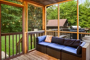 Terrace/patio - Pure Cabin Serenity Awaits – Book Your Escape! (Sevierville)