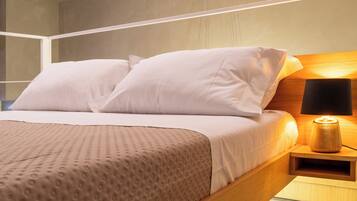 1 camera, una scrivania, Wi-Fi, lenzuola