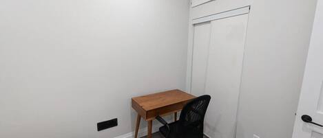 2 chambres, bureau, fer et planche Ă repasser, accĂšs au Wi-Fi (inclus)