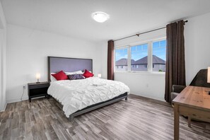 6 bedrooms, desk, iron/ironing board, free WiFi