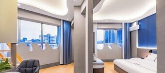 Golden Dragon Hotel (Red River Maitreya Branch)