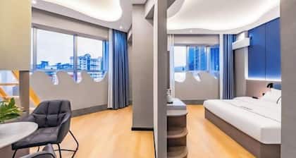 Golden Dragon Hotel (Red River Maitreya Branch)