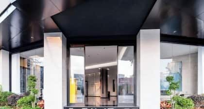 Golden Dragon Hotel (Red River Maitreya Branch)