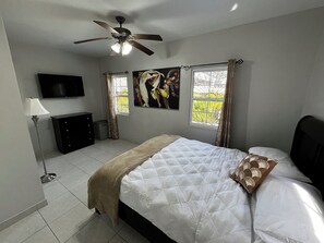 2 habitaciones, tabla de planchar con plancha, wifi y ropa de cama 