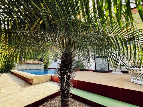 Central City “Haven” Private Flat & Pool