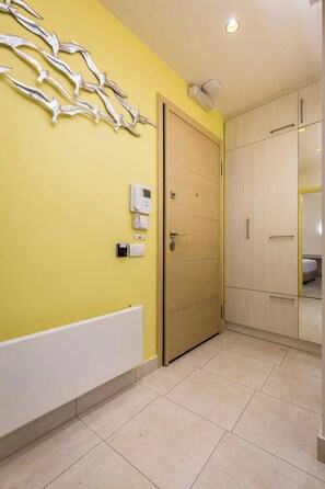 Interior - SWEET Acropolis Suite 2 - bright, happy, relaxing (Athina)