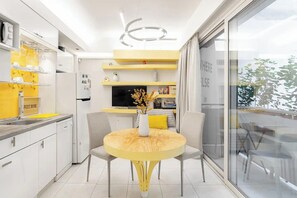 Dining - SWEET Acropolis Suite 2 - bright, happy, relaxing (Athina)