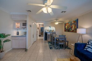 Interior - Furnished Rental on the Canal (Corpus Christi)