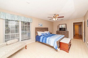 3 bedrooms, desk, iron/ironing board, WiFi