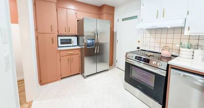 The Flamingo Suite | 1 King | Newly Renovated!