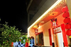 Interior - Guanjinglou Inn (Yi County)