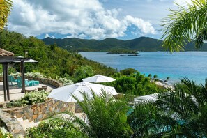 Oceanview Three Bedroom Villa Lovango