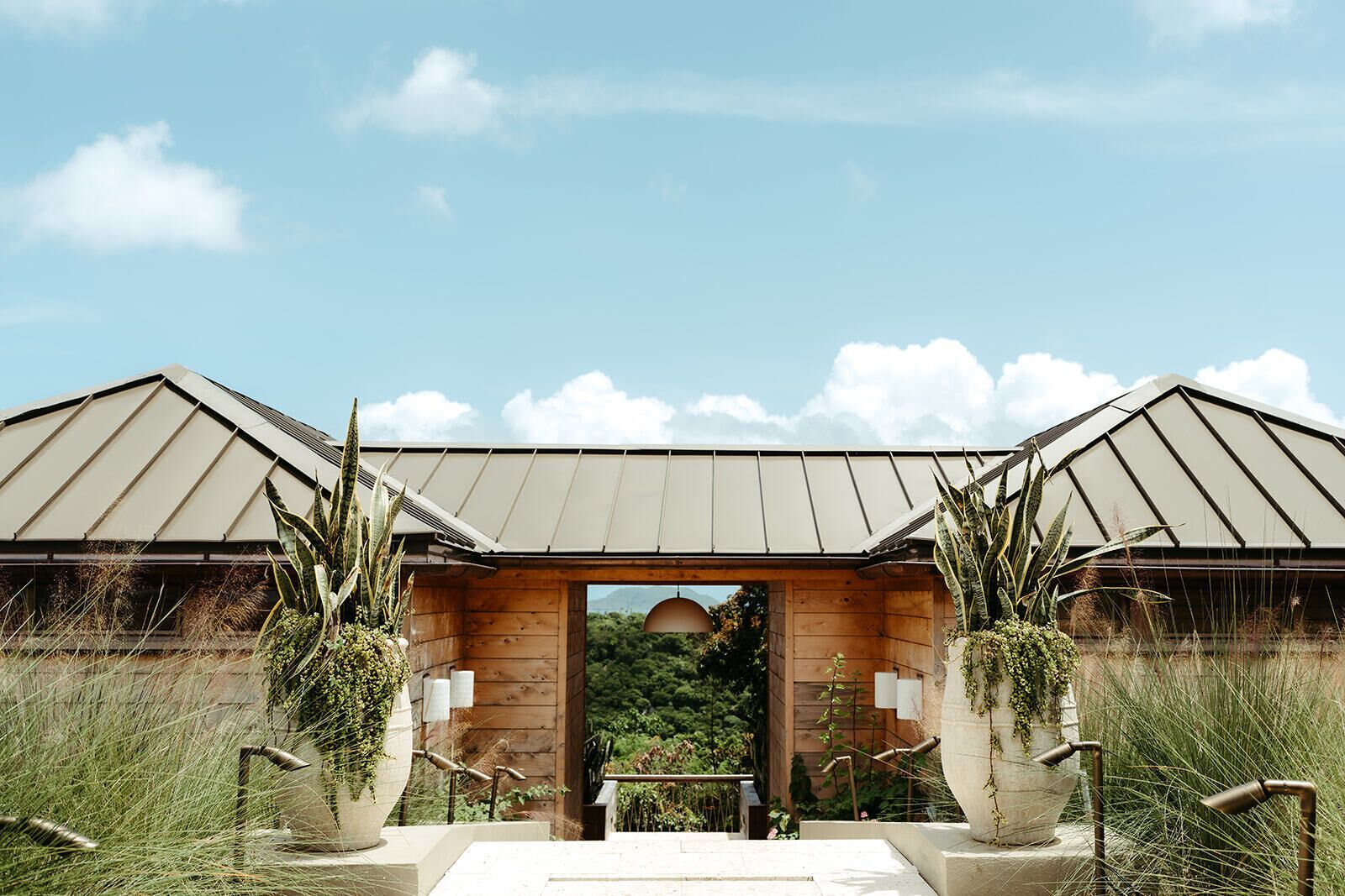 Luxe beddengoed, pillowtop-bedden, een kluis op de kamer