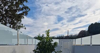Beautiful apartment with garden 500m from the sea and 3km from the center